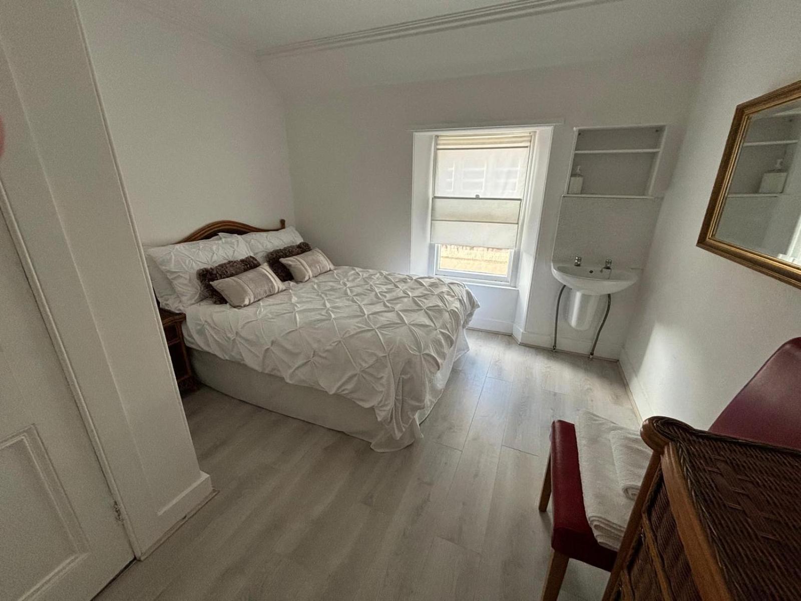 Esk House Apartment Монтроуз Екстериор снимка